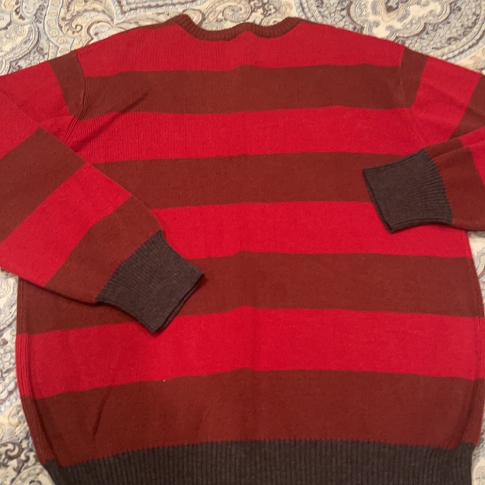 Sweater - Picture 6 of 6